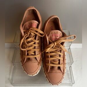 Pink Converse Low-Top Sneakers - Rust women’s sz. 5